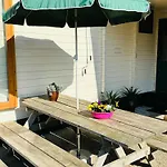 Ons Schatje Op 5-sterren De Schatberg 캠프장 *